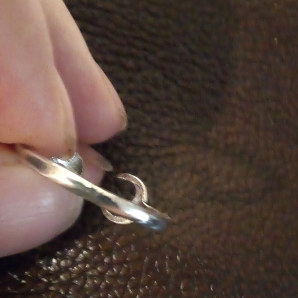❤️3/$10❤️NIP - Silver Tone Hollow Style New Design Ring - OS - Picture 7 of 7
